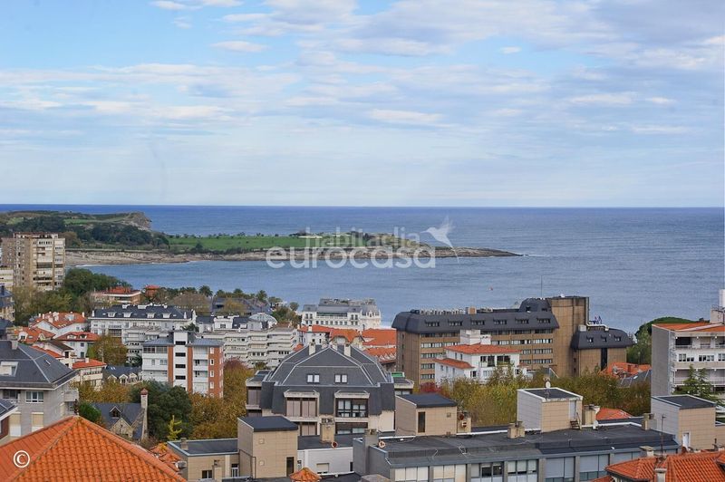 Foto 35017ab8-84f7-4d64-9dd5-23375b4eace9. Pis amb calefacció aparcament a El Sardinero Santander