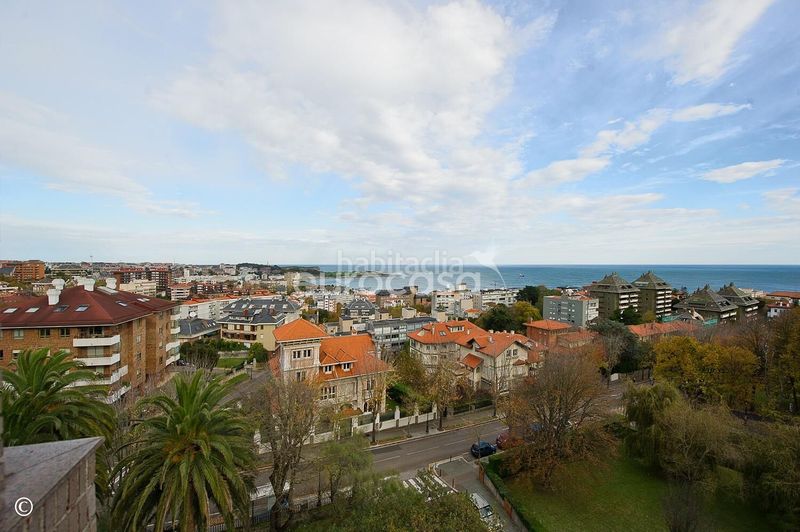 Foto 6cd54ce4-4baa-4ebd-b6d2-805dceda4bd0. Pis amb calefacció aparcament a El Sardinero Santander