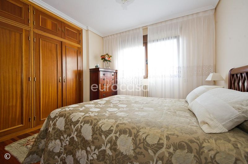 Foto d3888609-67b4-4d97-8ba2-714e6f14c43c. Pis amb calefacció aparcament a El Sardinero Santander