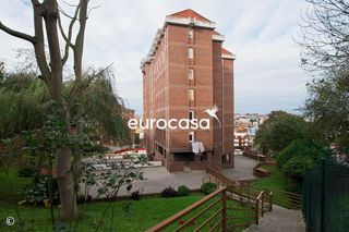 Pis  Calle de josé simón cabarga. Exclusividad y estilo en pleno sardinero con garaje y trastero