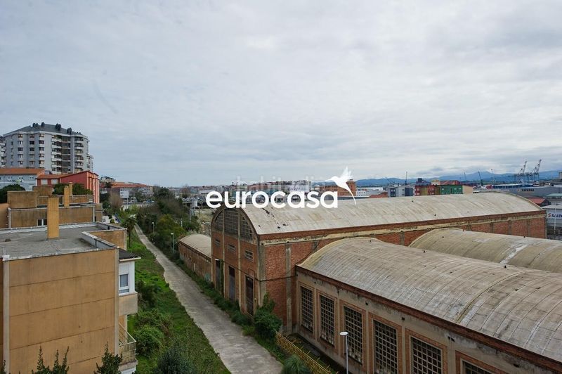 Foto afce5ac3-8934-44c2-92ed-c02ae1536111. Pis amb calefacció a Peñacastillo - Nueva Montaña Santander