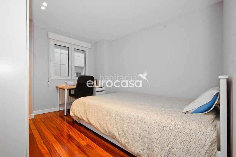 Foto bd4d5074-7ecb-4d2b-971d-eb59863dc5c5. Pis amb calefacció aparcament a Centro - Ayuntamiento Santander