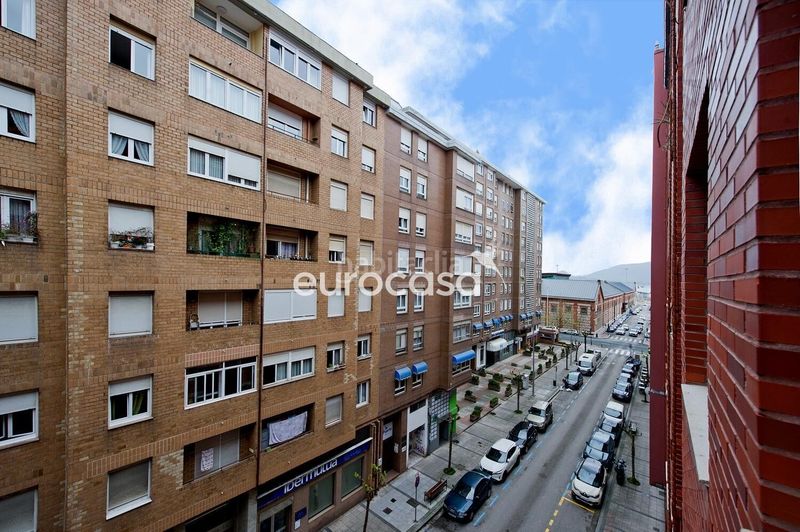 Foto e284979b-70e9-4311-a766-985cb45462e2. Pis amb calefacció aparcament a Centro - Ayuntamiento Santander