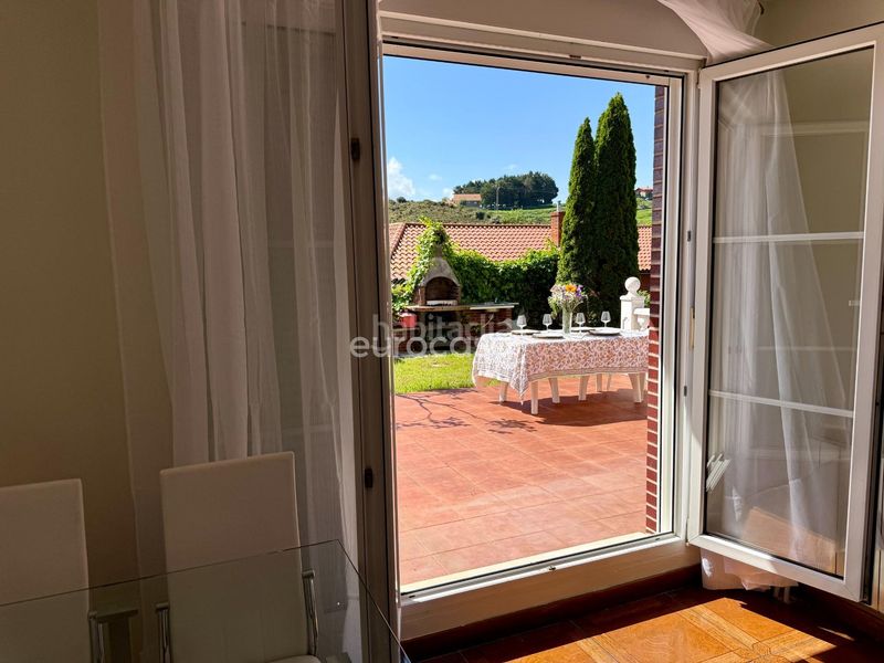 Foto bc0cfffc-ba06-4587-884b-ead1411b34de. Pis amb calefacció aparcament a Miengo pueblo Miengo