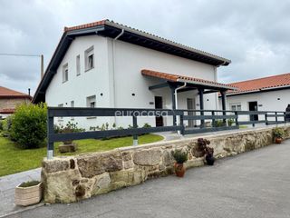 Casa pareada  Barrio de larteme. Tu refugio privado entre mar, montaña y naturaleza