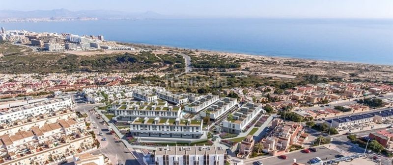 Foto 35e09527-f048-4ce4-93ff-69e8e34957e6. Apartament amb aparcament piscina a Monte y Mar Santa Pola