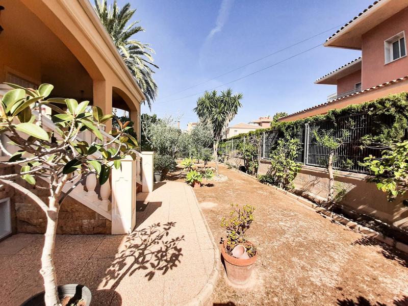 Foto 3ac8b9ac-bd8f-4b91-8521-87d06767eb4e. Chalet avec chauffage parking dans Ciutat Jardí - Torreta Verdí Elche / Elx