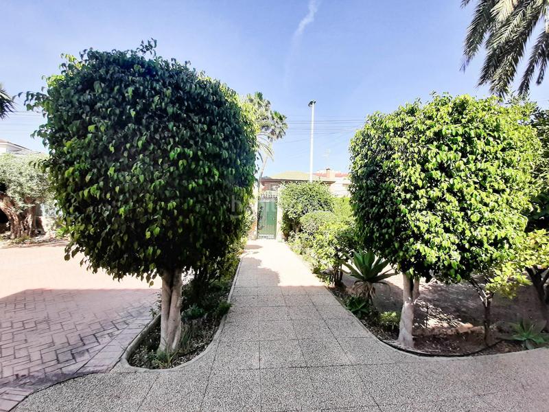Foto e0f15b22-1744-4b5f-81fa-cd8f46622277. Chalet avec chauffage parking dans Ciutat Jardí - Torreta Verdí Elche / Elx
