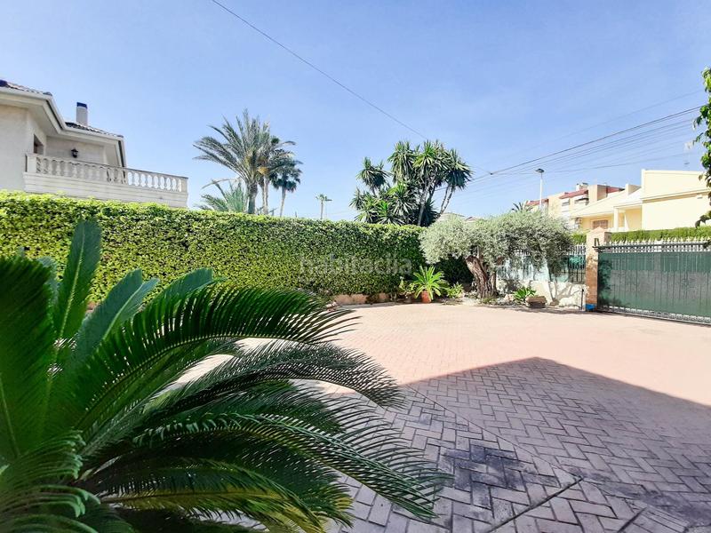 Foto e72d4f02-619b-4660-9464-43625ff8da0c. Chalet avec chauffage parking dans Ciutat Jardí - Torreta Verdí Elche / Elx