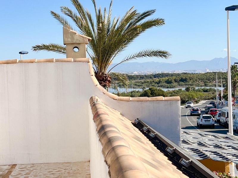 Foto c5ab9dd8-fe0c-4fdc-929d-1d25768f1b60. Chalet con riscaldamento parcheggio piscina in Monte y Mar Santa Pola