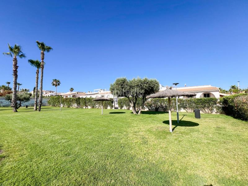 Foto f65dbdd6-8dbd-469d-9608-32eb0cad8c11. Chalet con riscaldamento parcheggio piscina in Monte y Mar Santa Pola