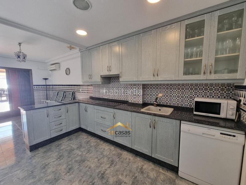 Foto e40b166e-5cea-4fff-8ec6-8c69eb21dccb. Doppelhaus mit heizung parking in Noroeste Santa Pola