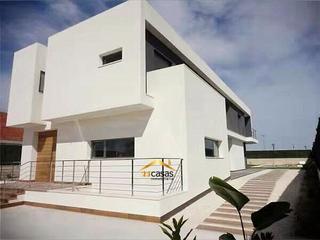 Xalet  Partida peña aguilas. Donde la arquitectura abraza la naturaleza una casa para vivir y