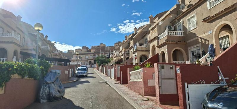 Foto 8fd34acc-ede8-4099-8dcc-5bbaa8a02ec0. House in calle canarias 10 bl in Monte y Mar Santa Pola