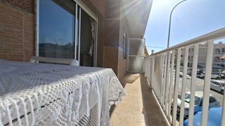 Apartament  Calle elda. Apartamento zona tamarit con gran terraza