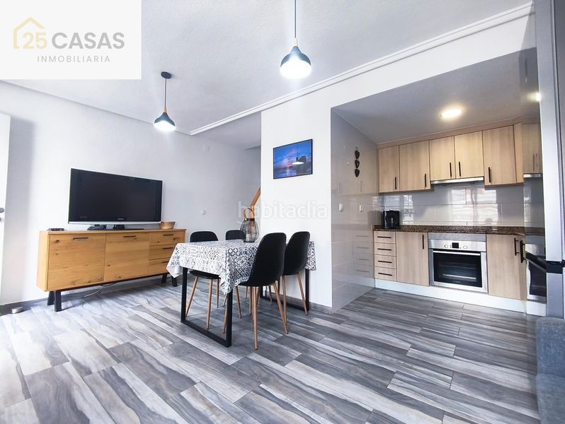 Foto 2d0c844f-df04-42ec-8104-ec4ee1bc7e20. Casa amb aparcament a Playa Tamarit-Playa Lissa Santa Pola