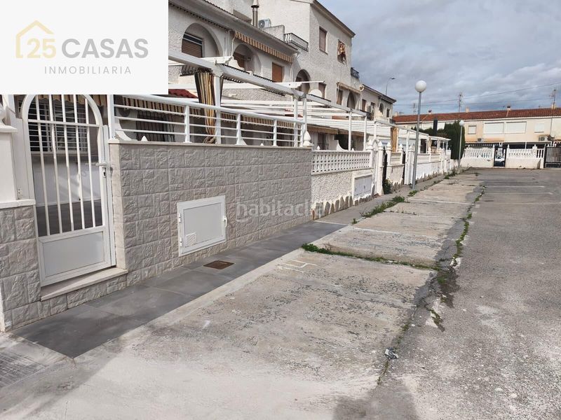Foto 587a9862-d47e-49a8-be45-4aac787cd175. Casa amb aparcament a Playa Tamarit-Playa Lissa Santa Pola