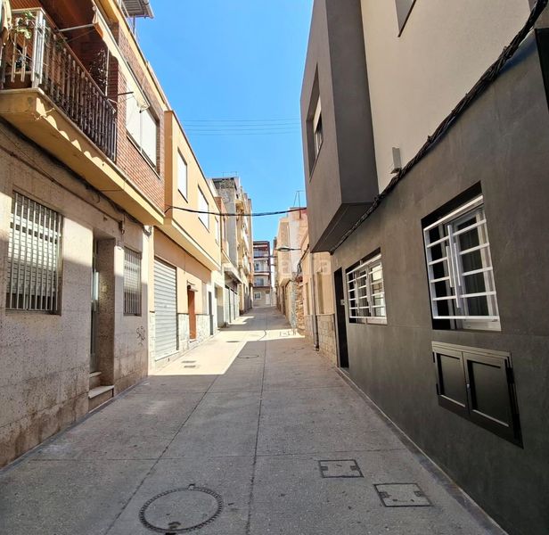Foto ea3ebb83-1fca-48a8-955e-b4acebcb08bf. Casa amb aparcament a Centro Santa Pola