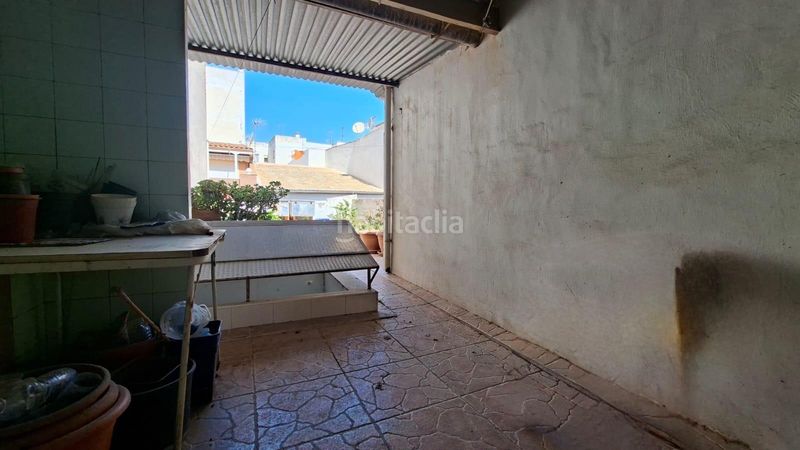Foto f0104a02-70a8-43a3-bec5-f16b7903a398. Casa amb aparcament a Centro Santa Pola