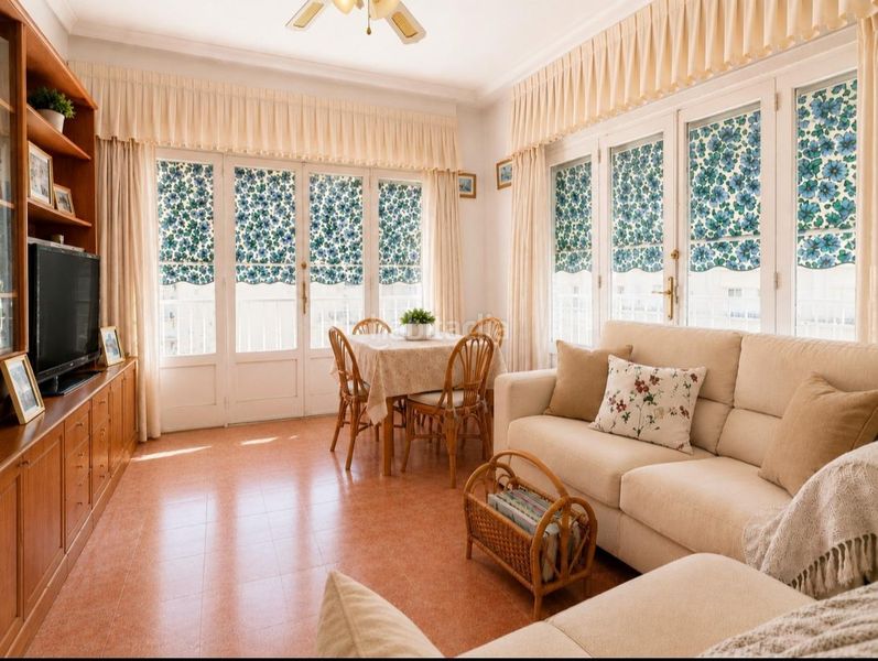 Foto a7a477c9-2a1e-4651-b041-fdd285b1539f. Apartament amb calefacció aparcament a Gran Playa Santa Pola