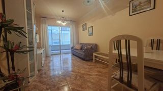 Apartamento  Calle burgos. Tu vivienda te espera en santa pola