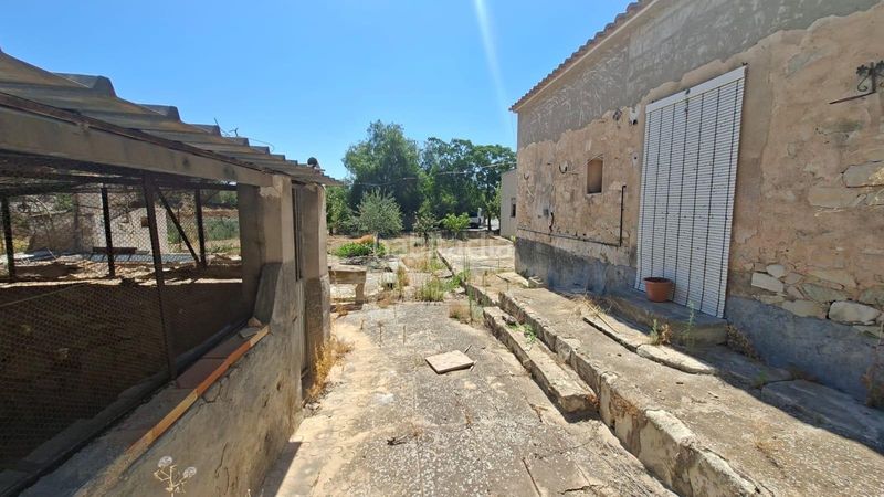 Foto a028280d-fa32-48e0-9aa3-62922a5ee1e2. Masia amb aparcament a Monòver