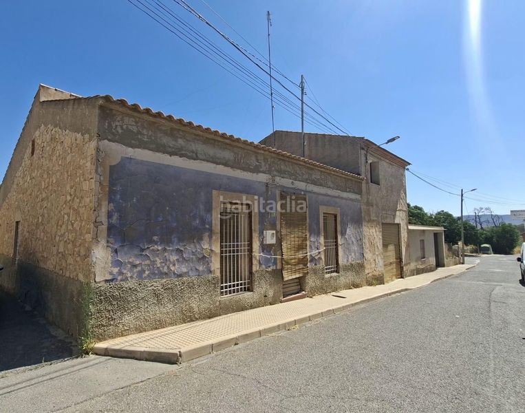 Foto c5b7d980-63a5-4b3b-9558-77c28890d441. Masia amb aparcament a Monòver