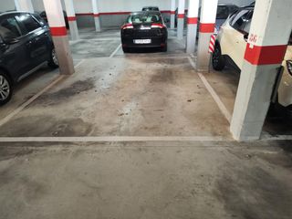 Aparcament cotxe a Avenida Avenida Polonia