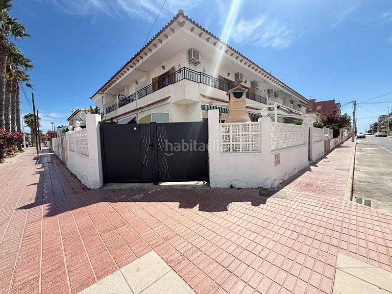 Foto 077225bd-4151-414a-b6e6-bf68391e13f8. Casa adossada amb calefacció aparcament a Gran Playa Santa Pola