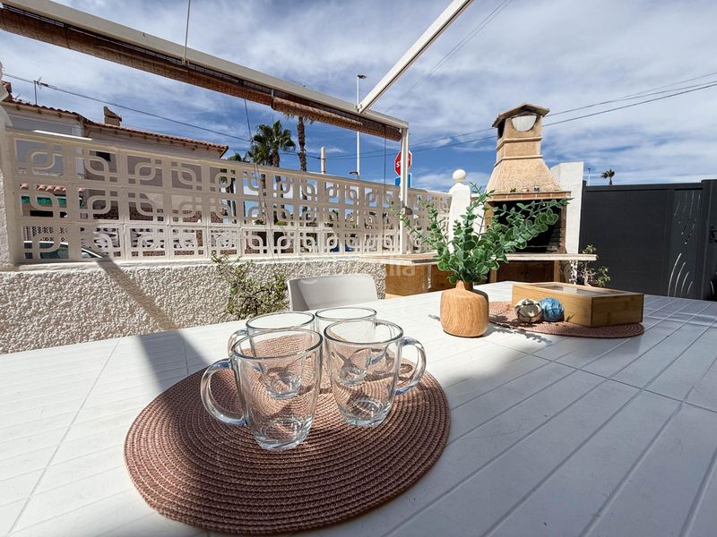 Foto ba5daa32-555d-4191-9f94-1208eb547bb6. Casa adossada amb calefacció aparcament a Gran Playa Santa Pola