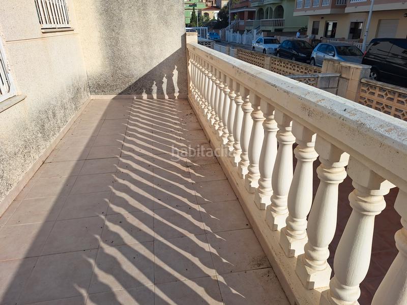 Foto 4daf1f33-4eef-44d8-a038-5b6f577152e8. Casa aparellada amb aparcament a Les Palmeres Sueca