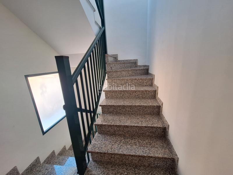 Foto b10d9011-11fb-4514-a739-9931fdf3df4f. Casa aparellada amb aparcament a Les Palmeres Sueca