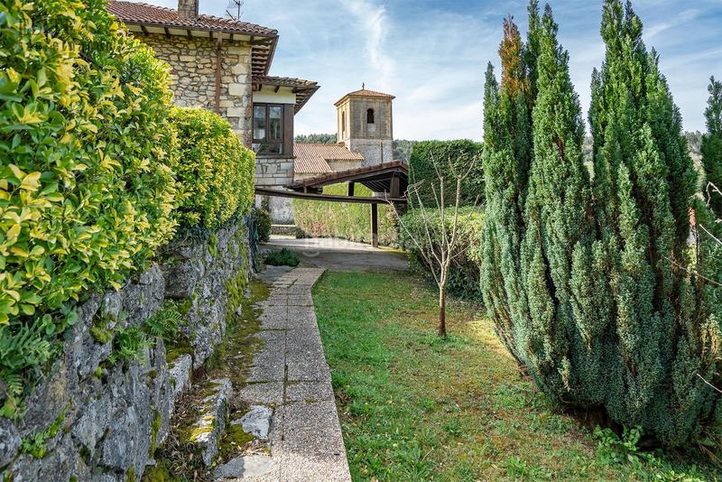 Foto d4a626bb-21bd-486e-ba67-24e2e00d50e2. Haus mit parking in Ribamontán al Monte