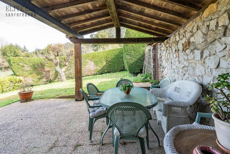 Foto e1f821af-c5df-4a5d-8bdd-cce1eb0c644a. Haus mit parking in Ribamontán al Monte