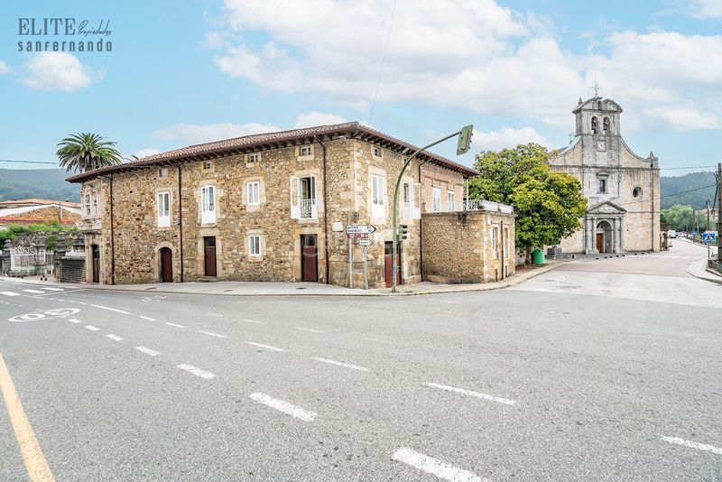 Foto 48889b2e-4ec3-42f7-a9e3-fc20b38d4767. Casa amb calefacció aparcament a Ampuero