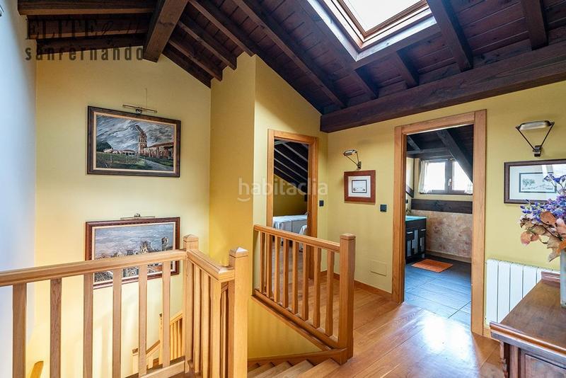 Foto b197eb56-8c56-4326-bf42-12d95c973a5a. Chalet avec chauffage parking piscine dans Santillana del Mar