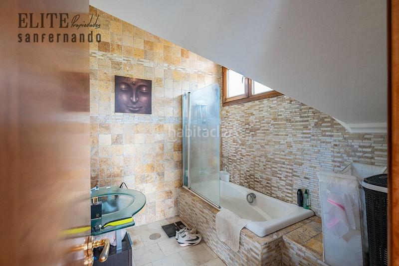Foto 4e4d3b2f-df89-4b85-806e-1f82bab1ebb9. Casa con riscaldamento parcheggio piscina in Langre Ribamontán al Mar