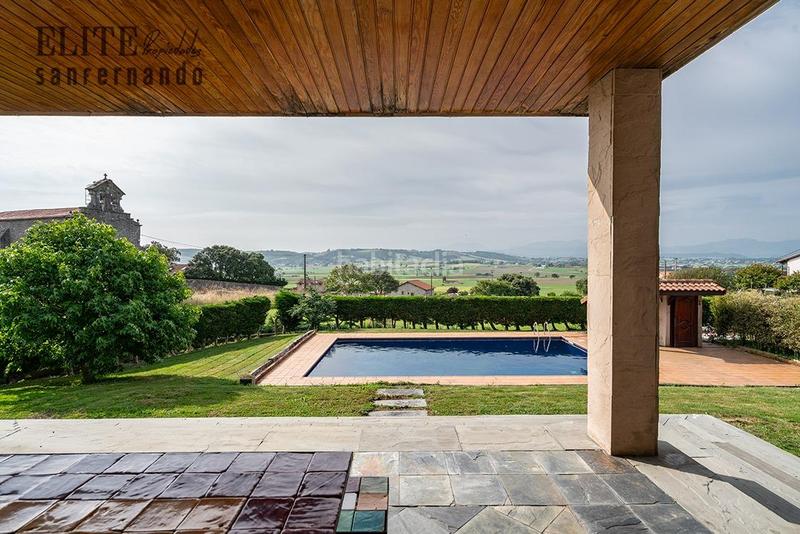 Foto 898d4259-256a-473e-867b-f0bd423ab550. Casa con riscaldamento parcheggio piscina in Langre Ribamontán al Mar