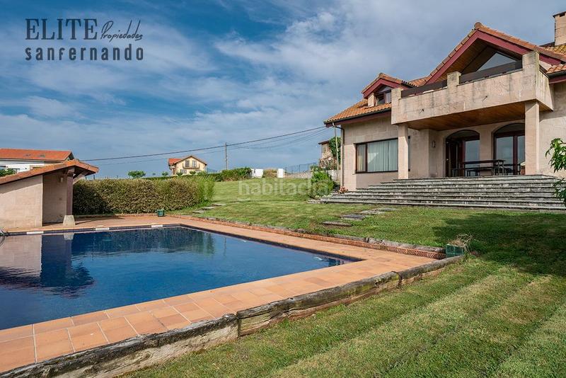 Foto c33eae30-98f7-44bd-bd10-26cd98801cf3. Casa con riscaldamento parcheggio piscina in Langre Ribamontán al Mar