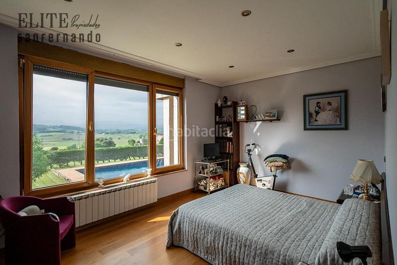 Foto d261eb60-b99d-4ca6-bbe5-a70b5ee29e29. Casa con riscaldamento parcheggio piscina in Langre Ribamontán al Mar