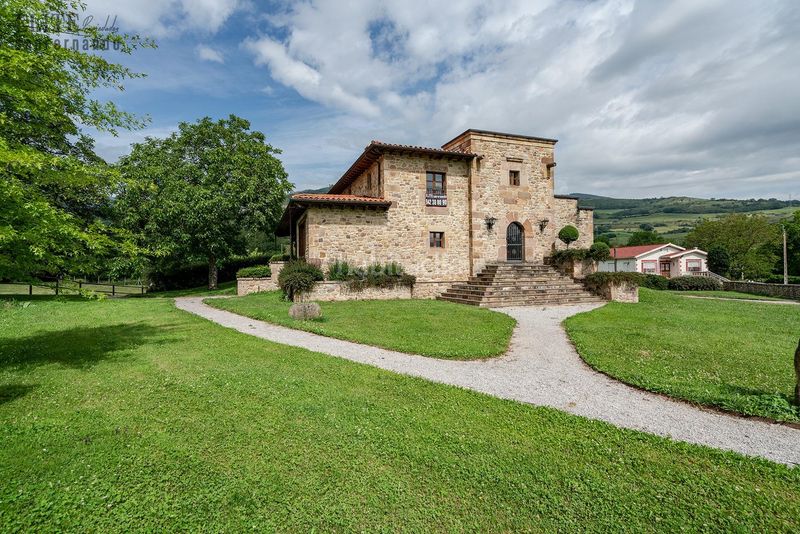 Foto f7f7f7c8-b35b-4b6b-bf78-7980baa0b11a. Casa amb calefacció aparcament a Bárcena de Pie de Concha