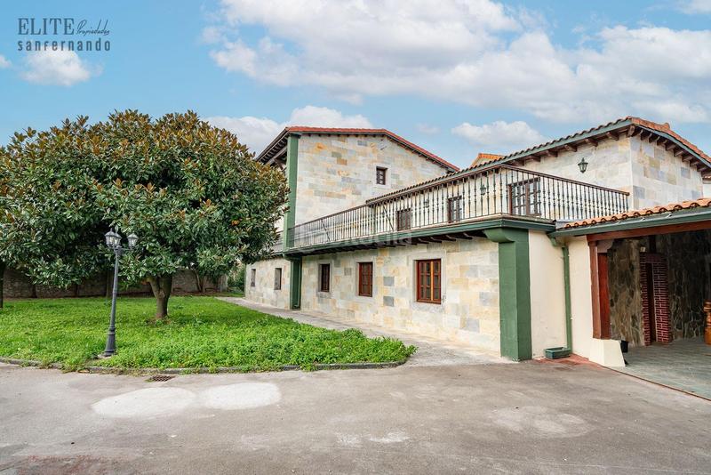 Foto 4f6872f5-c8bf-4bad-8f03-23775fd06711. Casa amb calefacció aparcament a Marina de Cudeyo