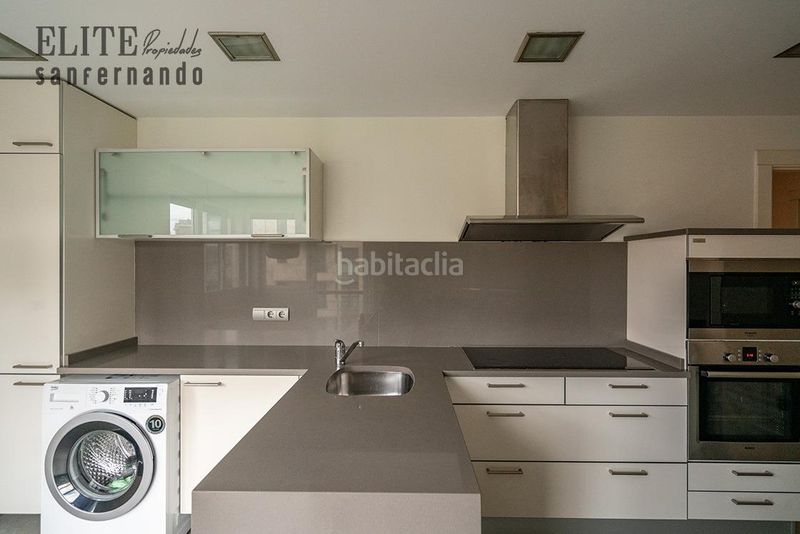 Foto c28115c3-d5eb-46b2-8c5e-d3954d7b698f. Pis amb calefacció aparcament piscina a Valdenoja Santander