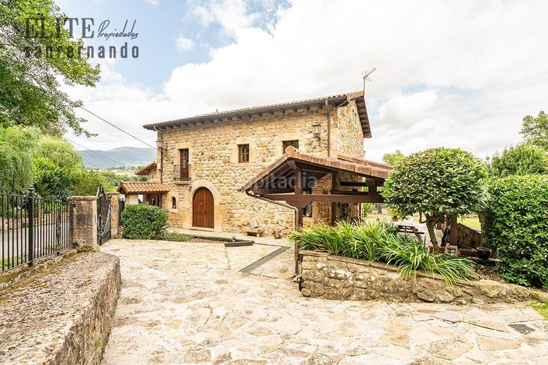 Foto ffaa7e5d-61d8-4a74-95df-c4c6667a89f4. Casa amb aparcament a Santa María de Cayón