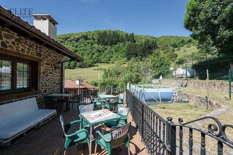 Foto dcee994b-31ae-4211-92b2-334f83e45089. Casa amb calefacció a Vega de Liébana