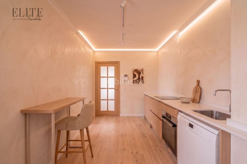 Foto 109b88b5-785f-4ec1-a4fb-fc1608f4b8d7. Pis amb aparcament a Cuatro Caminos Santander