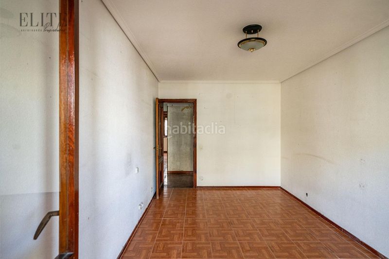 Foto 9a3e0ac2-f3ce-4476-844a-86b3bf747d29. Pis amb aparcament a Cuatro Caminos Santander