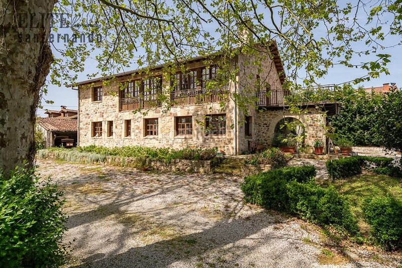 Foto d52b019c-a32d-40f1-96fb-7acd760a48e9. Xalet amb aparcament a Ribamontán al Monte