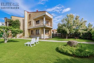 Maison  Calle palencia. El privilegio de vivir tocando el cantábrico, en primera línea d