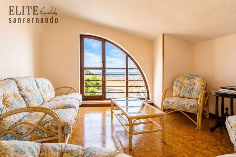 Foto cfdc8f0c-e1f7-4b49-8a74-3ab1a397d099. Casa con riscaldamento parcheggio in Suances